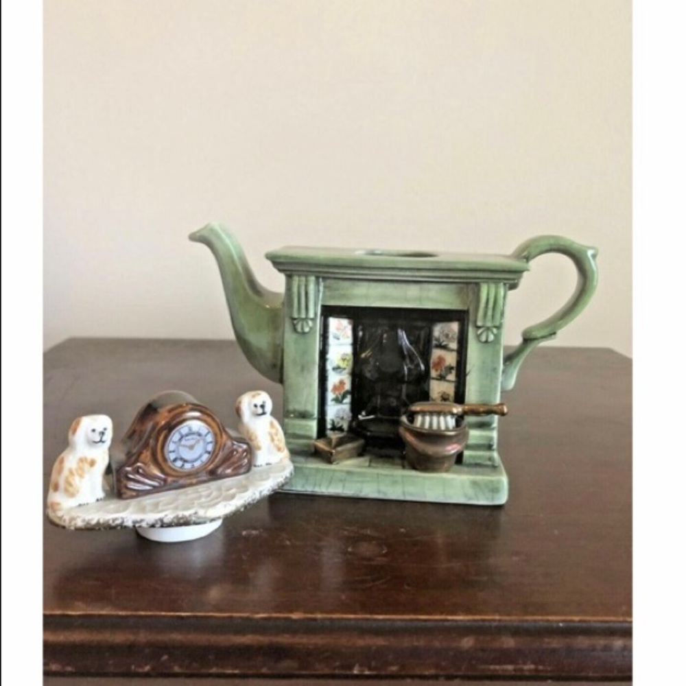 Paul Cardew Victorian “ Titan” Fireplace Tea Pot England One Cup Titan